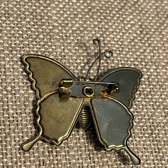Vintage enamel painted Butterfly Brooch - Picture 3 of 4